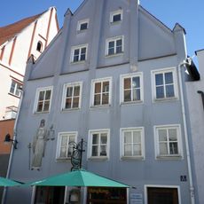 Wohn- und Geschäftshaus