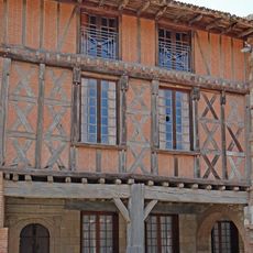 Immeuble, place de la Halle, cad. 495