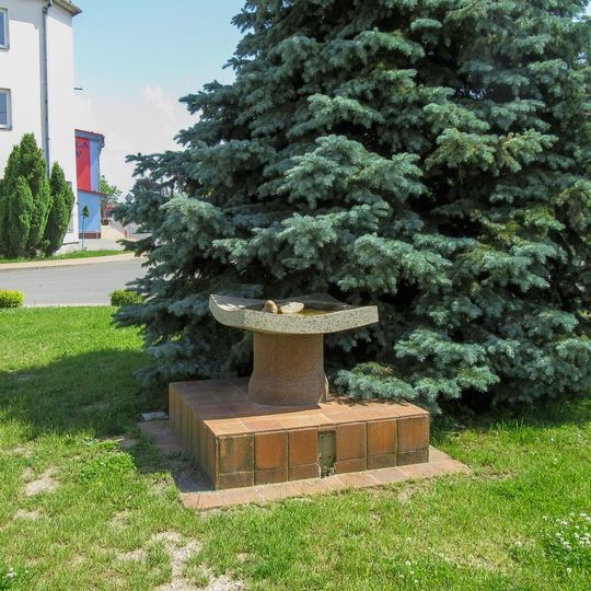 Kašna v Medlově u muzea