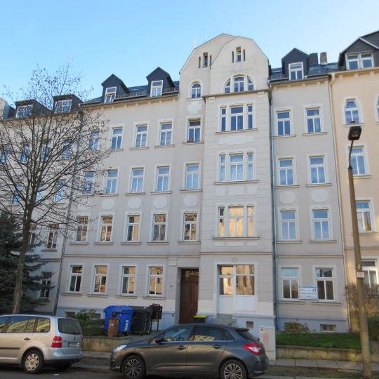 Mietshaus in geschlossener Bebauung mit Vorgarten Franz-Mehring-Straße 28
