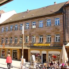 Wohn- und Geschäftshaus