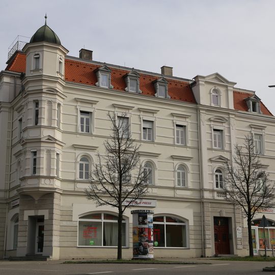 Innere Neumarkter Straße 1