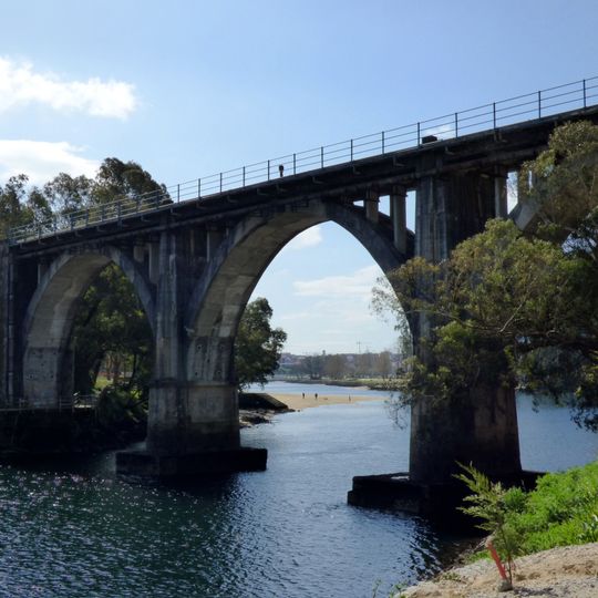 Viejo puente del ferrocarril de Monte Porreiro