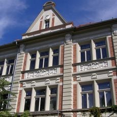 Nájomný dom so záhradou, dom bytový