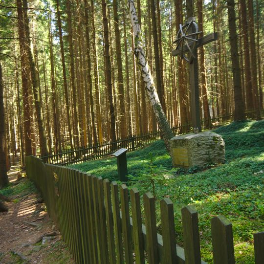 Lesní hřbitůvek Žalov