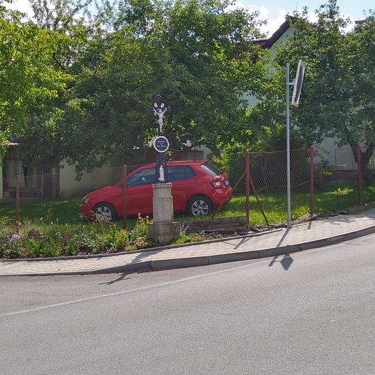 Kříž u silnice na Strážkovice