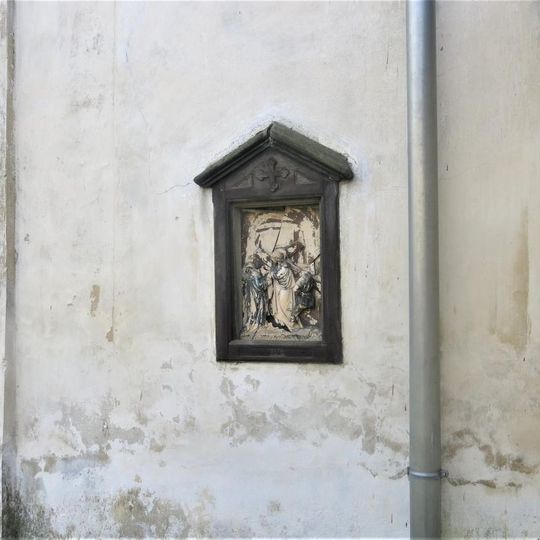 Kaplička IV. zastavení křížové cesty na kostele ve Vratislavicích nad Nisou