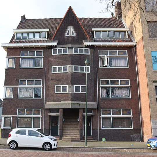 Portiek etageflat aan de Westhavenkade