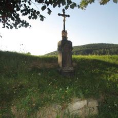 Kříž u pole u Křížova