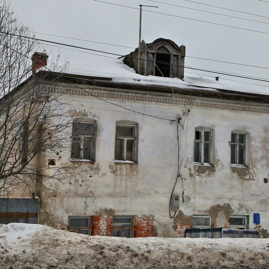 Дом Лавровых