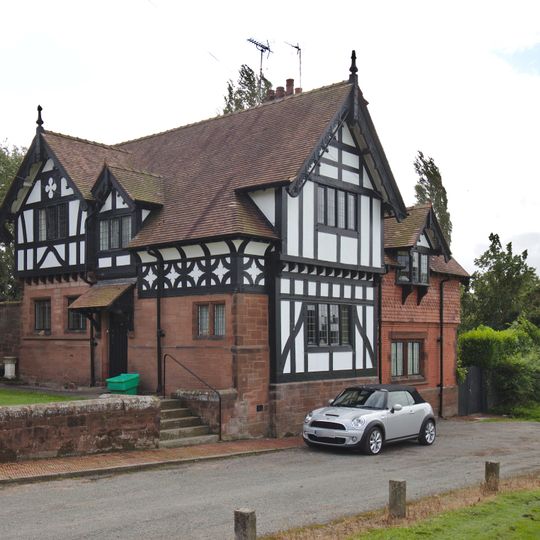 25 and 27 The Folds, Thornton Hough