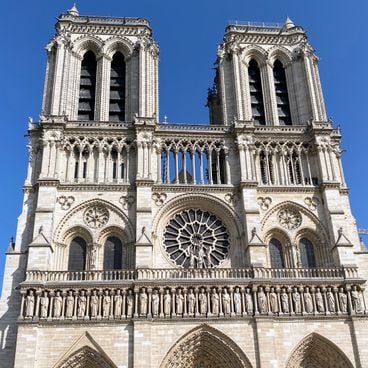Edifici storici in Francia: castelli, cattedrali, architettura romana
