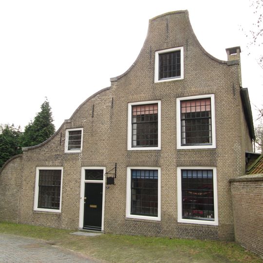 Kerkplein 10, Haastrecht