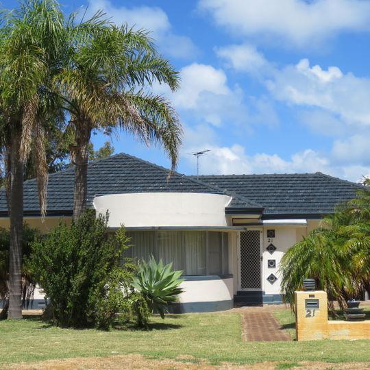 Residence 21 Waimea Road, Safety Bay