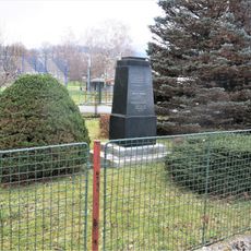 Pomník Miroslava Vavřiníka u obecního úřadu v Bílém Kostele nad Nisou