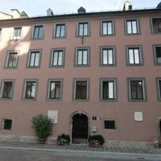 Wohn- und Geschäftshaus