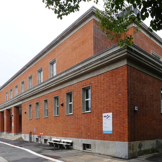 Schwimmhalle Finckensteinallee