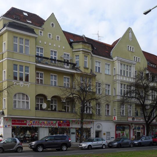 Hauptstraße 76, Stierstraße 1