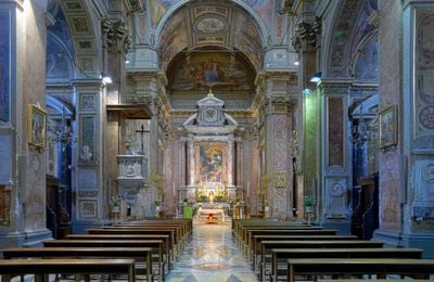 Interior 4