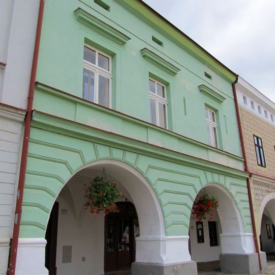 Husovo náměstí 1243