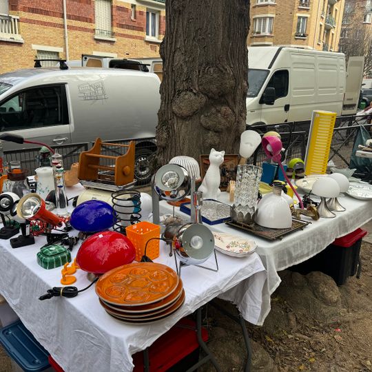 Marché aux puces de la porte de Vanves