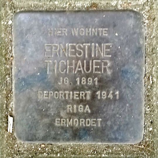 Stolperstein em memória de Ernestine Tichauer