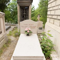 Grave of Alaux