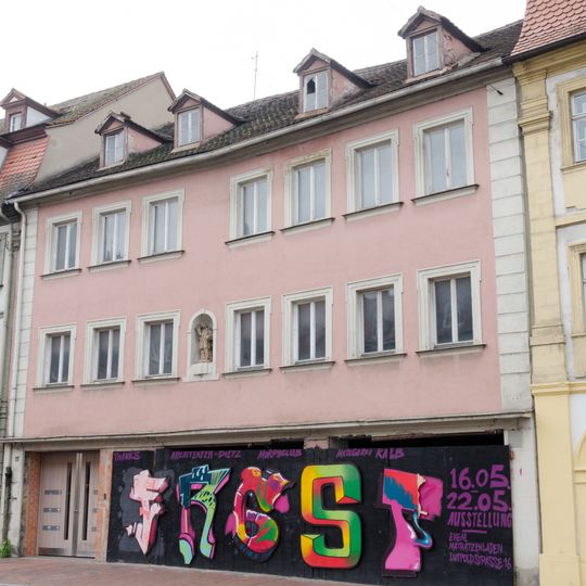 Wohn- und Geschäftshaus