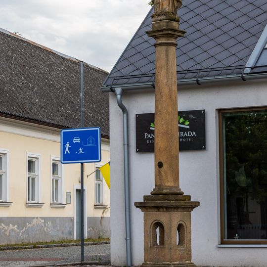 Sloup se sochou Panny Marie v Dobřichovicích