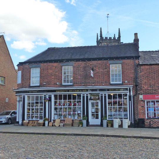 9 And 11, Market Square