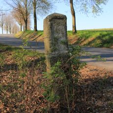 Wegestein (600 m vom Ortsrand Richtung Crostwitz)