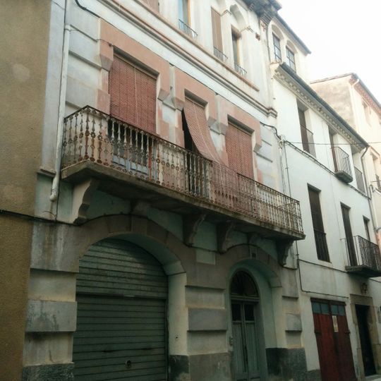 Casa al carrer de Sales, 11