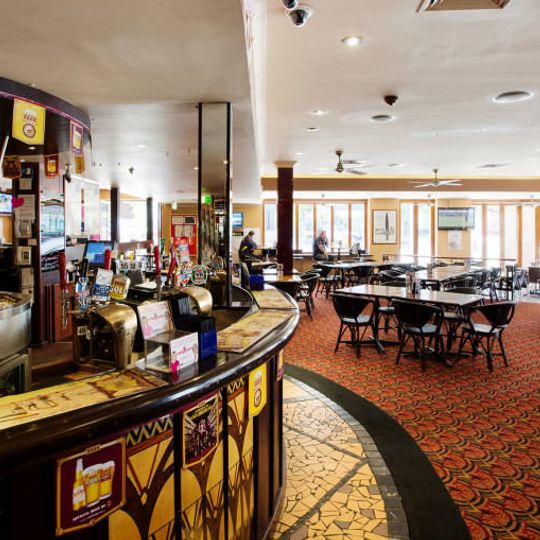 Hotel Cecil