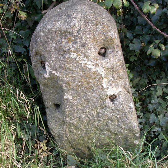 Milestone, Yarnbrook Road; W Ashton; 200m S crossroads/traffic lights