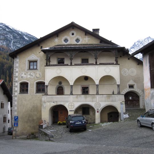 La Clostra, Scuol