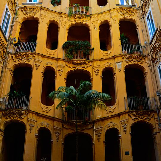 Palazzo Costantino alla Costigliola