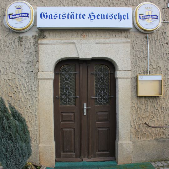 Granitportal des Gasthofs Purschwitzer Straße 17