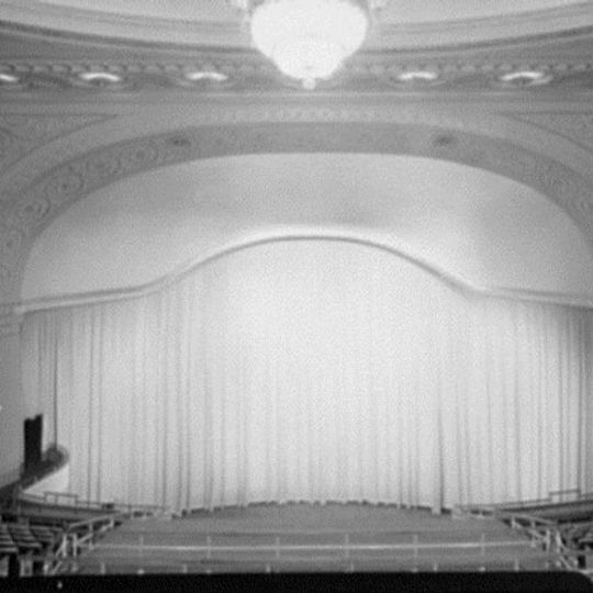 Loew's State Theatre