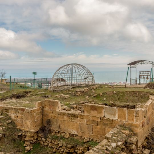 Водохранилище крестообразное