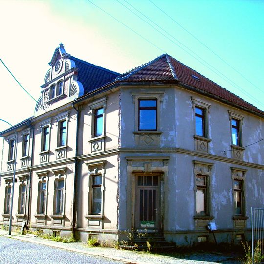 Mietshaus in offener Bebauung Kapellgartenstraße 6