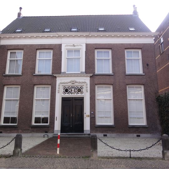 Ambtmanstraat 9, Tiel
