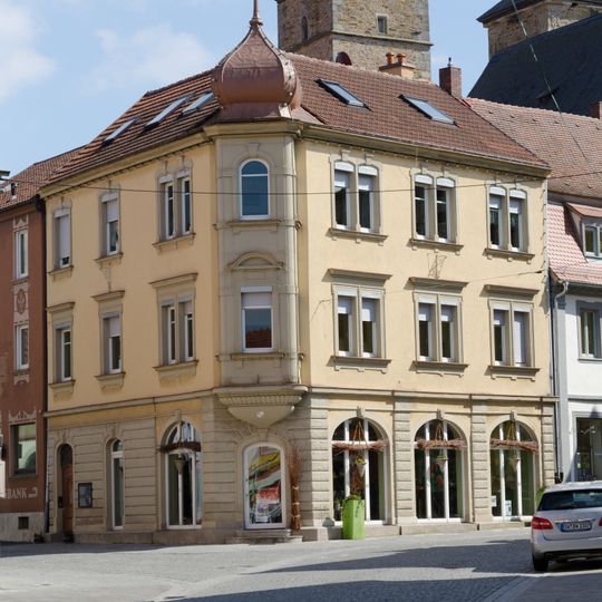 Wohn- und Geschäftshaus