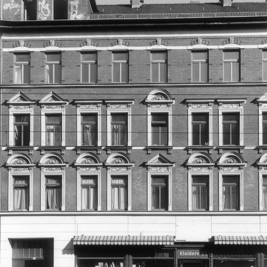 Mietshaus Georg-Schumann-Straße 122