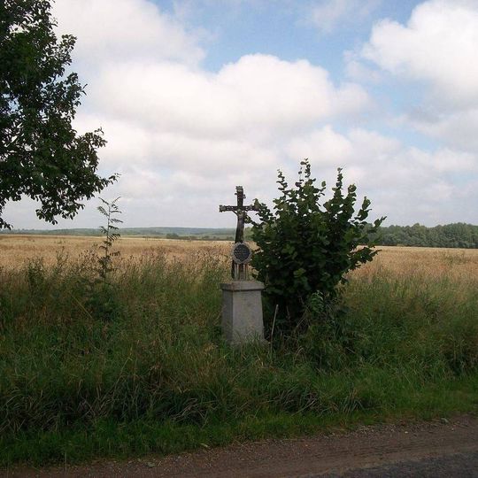 Kříž nad Puclicemi u cesty do Křenov