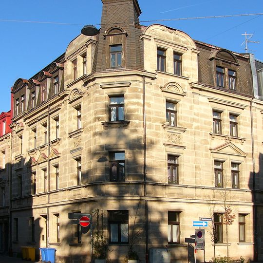 Mietshaus in Ecklage, ehemals mit Gaststätte „Zum Güldenstern“