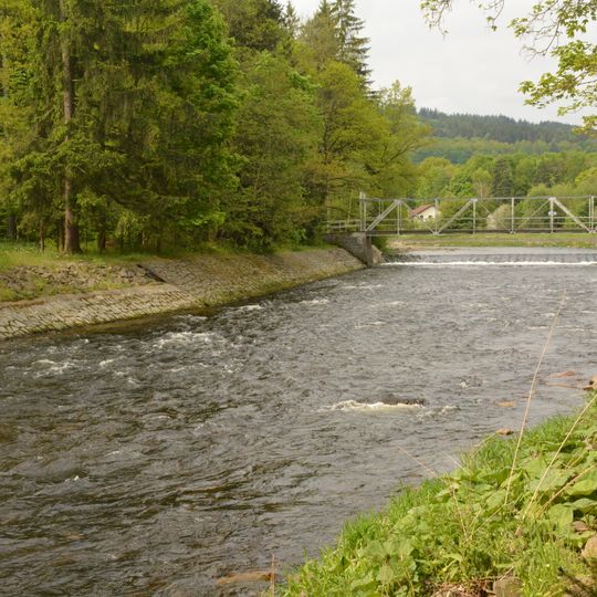 Lávka přes Otavu u jezu Páteček