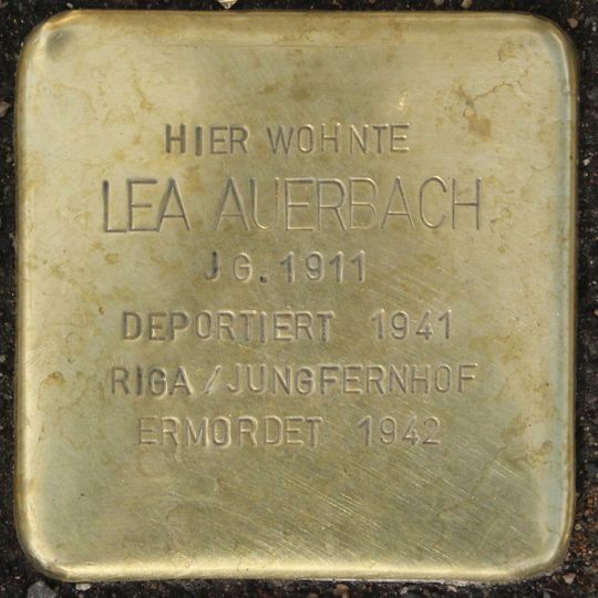 Stolperstein en memoria de Lea Auerbach
