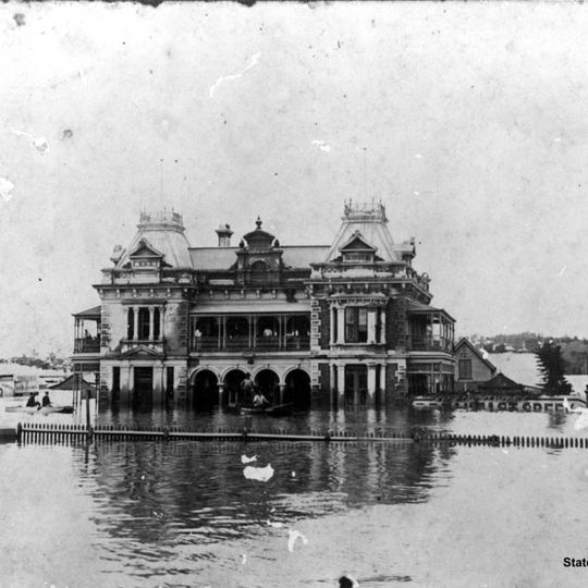 Breakfast Creek Hotel