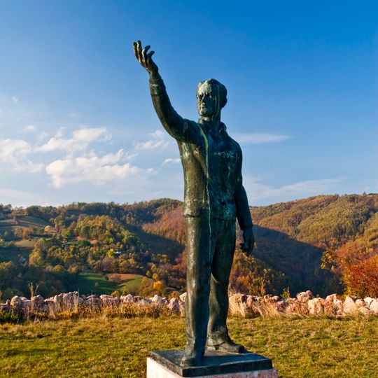 Споменик Жикици Јовановићу Шпанцу