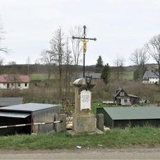 Kříž u domu 284 v Lipové